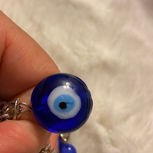 Handmade evil eye charm bracelet with hearts - Picture 6 of 9